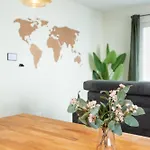 Alpine - Modern & Free Parking Apartment *