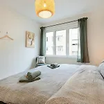 Alpine - Modern & Free Parking Apartment Spiez
