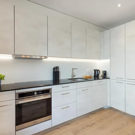 Alpine - Modern & Free Parking Appartement