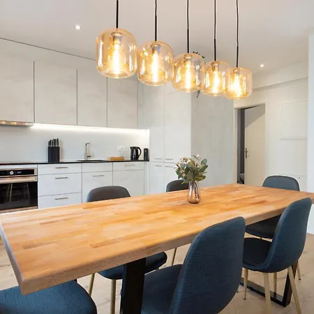 Alpine - Modern & Free Parking Apartment Spiez