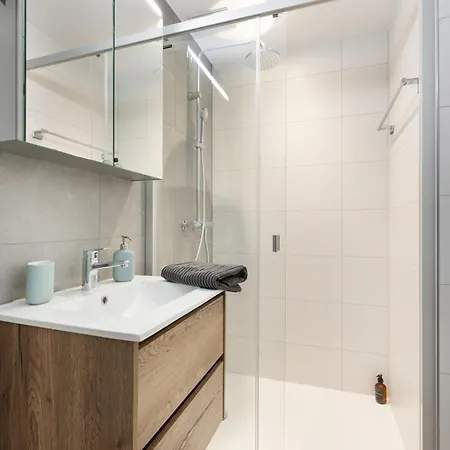 Apartment Alpine - Modern & Free Parking Spiez