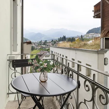 Alpine - Modern & Free Parking