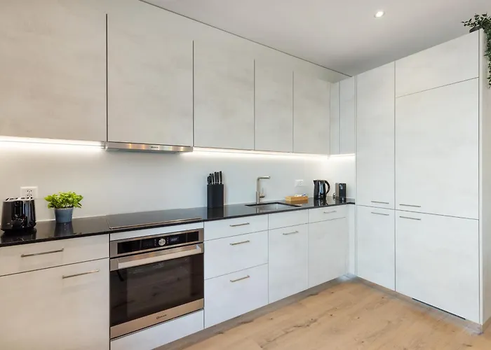 Alpine - Modern & Free Parking Apartment