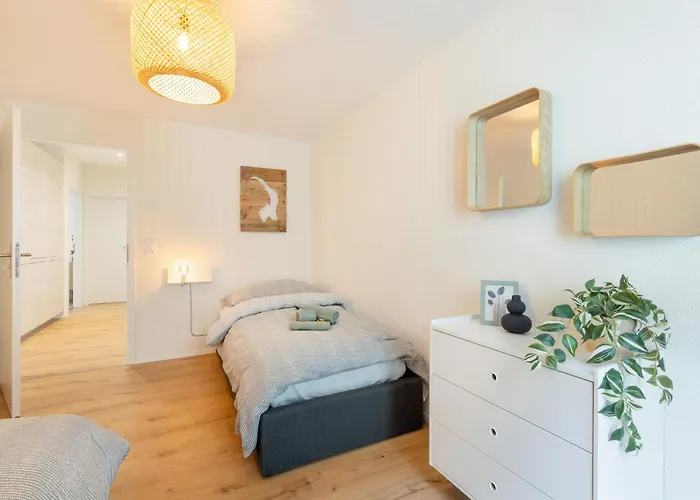 Alpine - Modern & Free Parking Apartment *