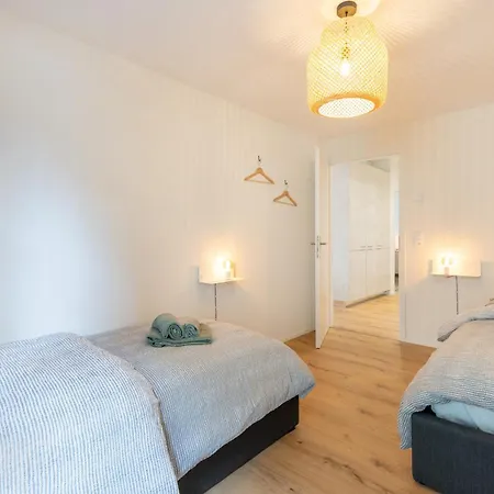 Apartamento Alpine - Modern & Free Parking Spiez